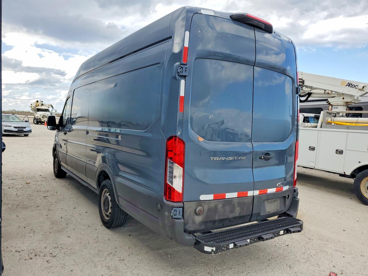 2020 FORD TRANSIT T-250 photo 2
