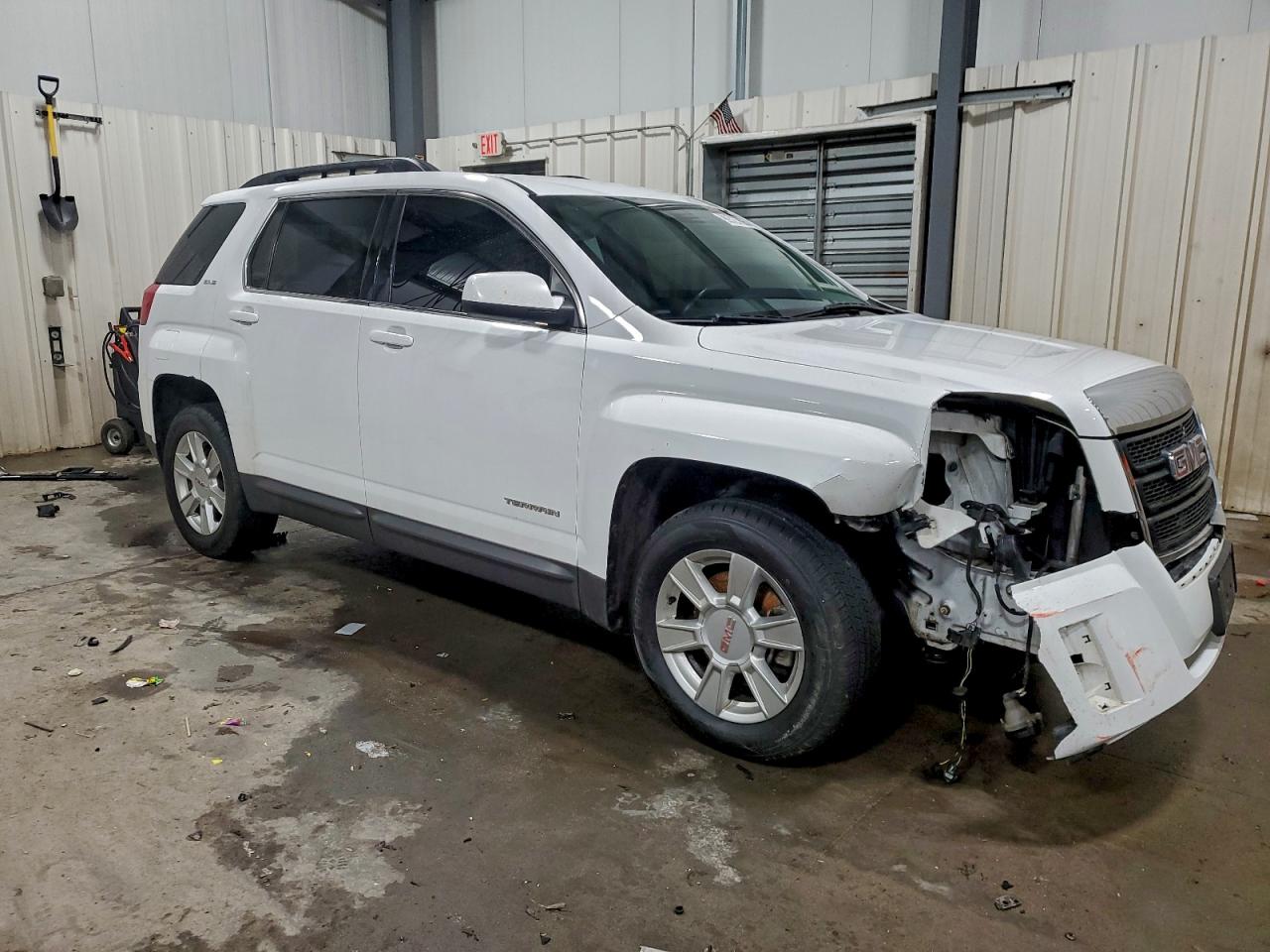 2013 GMC TERRAIN SLE photo 4