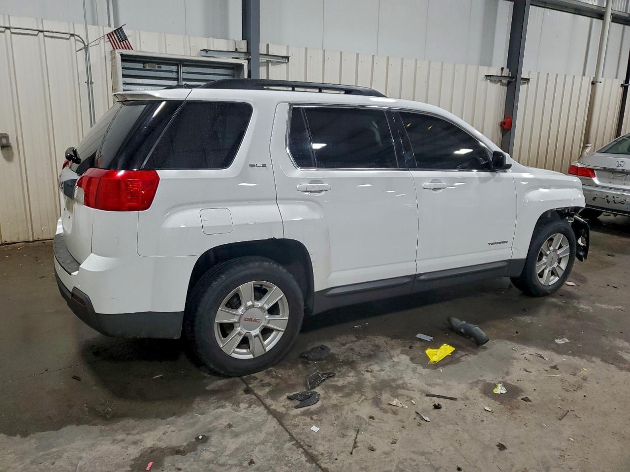 2013 GMC TERRAIN SLE photo 3