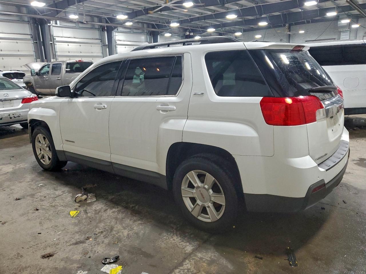 2013 GMC TERRAIN SLE photo 2
