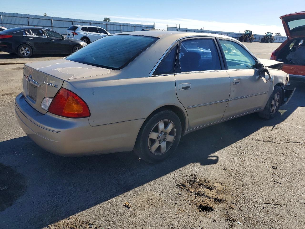 2000 TOYOTA AVALON XL photo 3