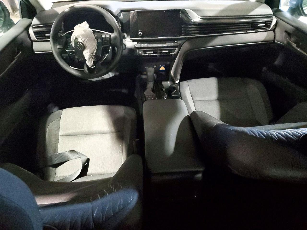 2025 TOYOTA CAMRY XSE photo 8
