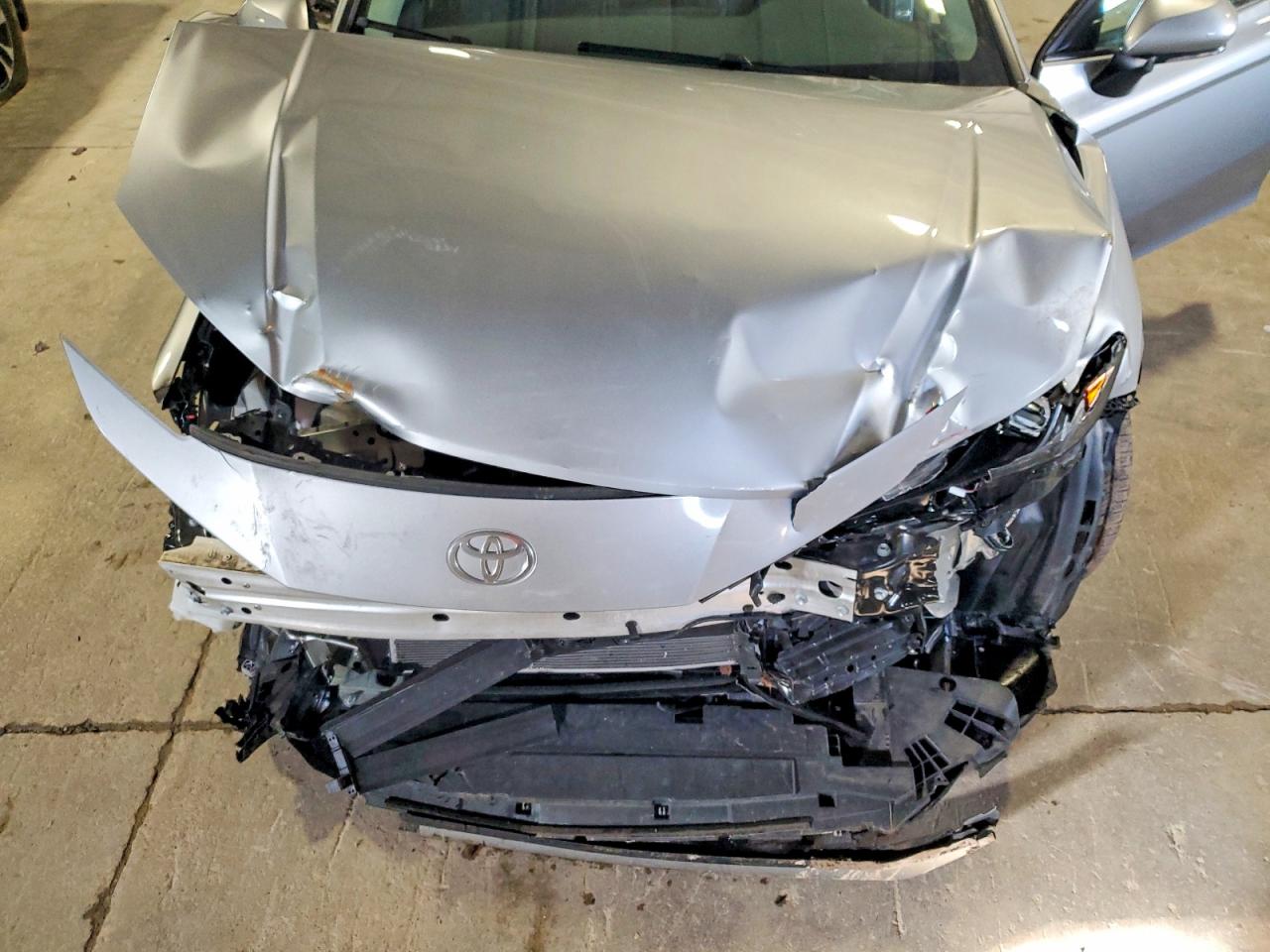 2025 TOYOTA CAMRY XSE photo 11