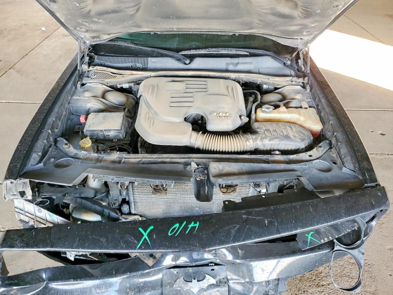 2016 DODGE CHALLENGER SXT photo 11