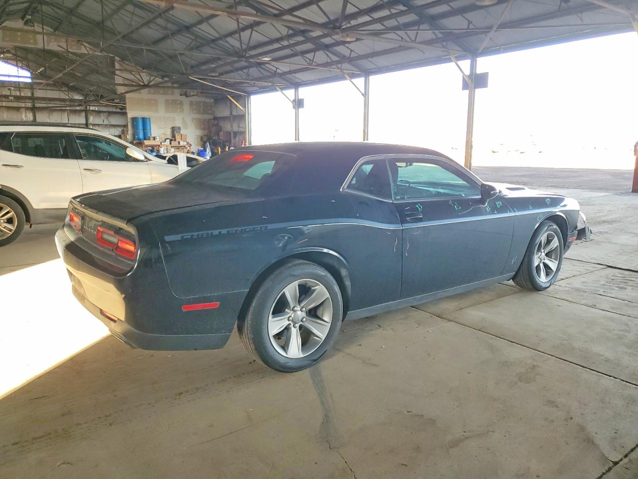 2016 DODGE CHALLENGER SXT photo 3