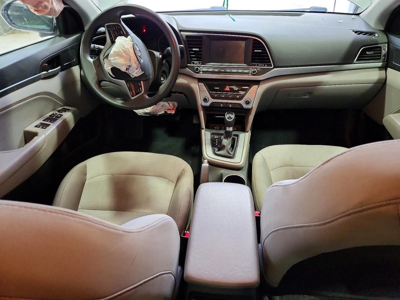 2017 HYUNDAI ELANTRA SE photo 8