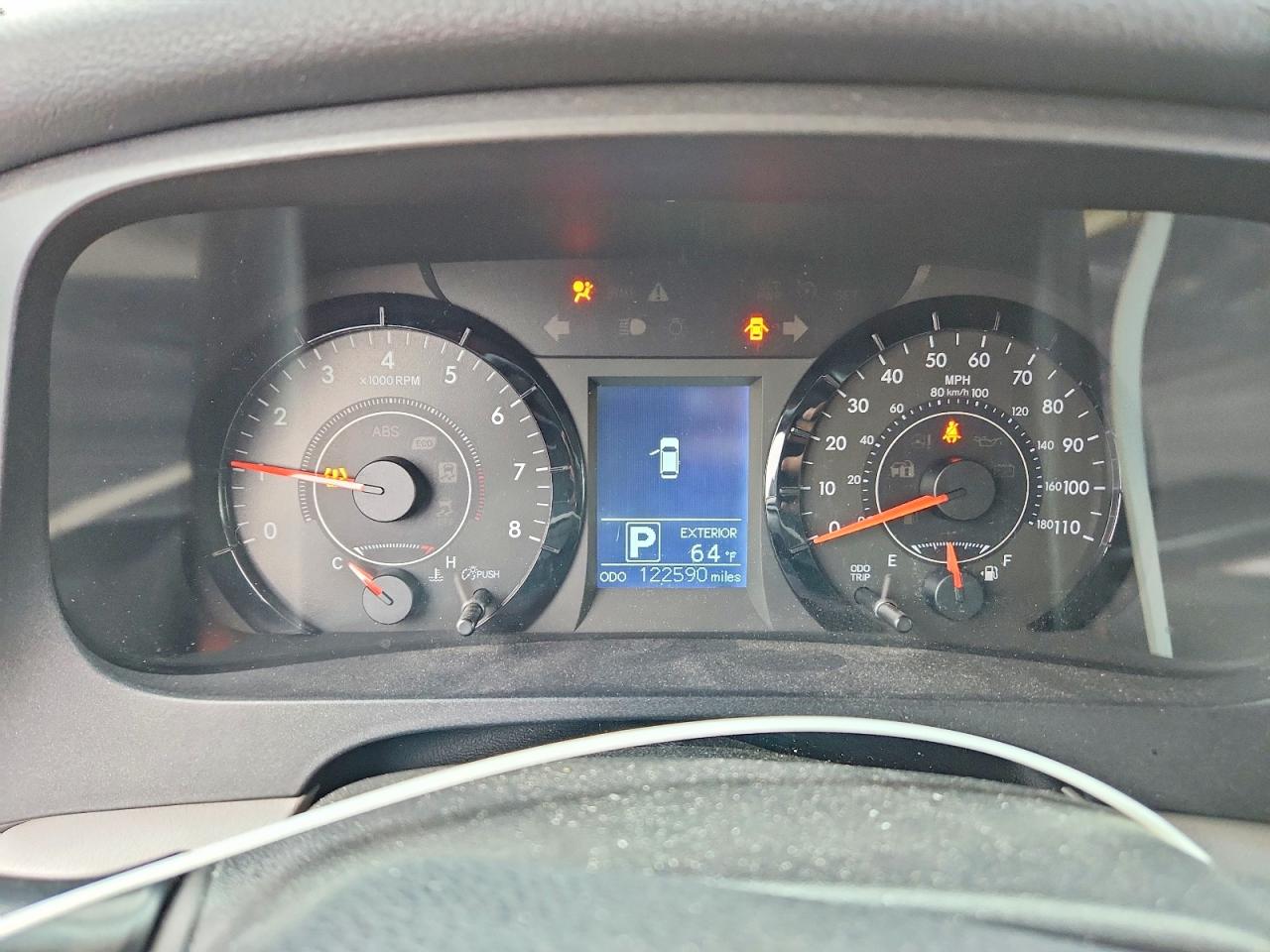 2017 TOYOTA SIENNA LE photo 9