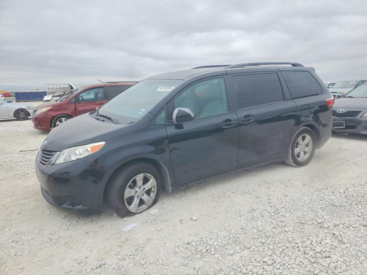 2017 TOYOTA SIENNA