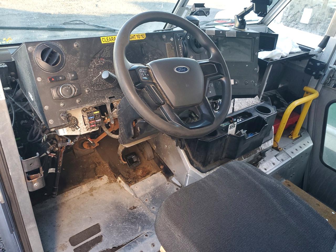 2020 FORD F59 photo 8