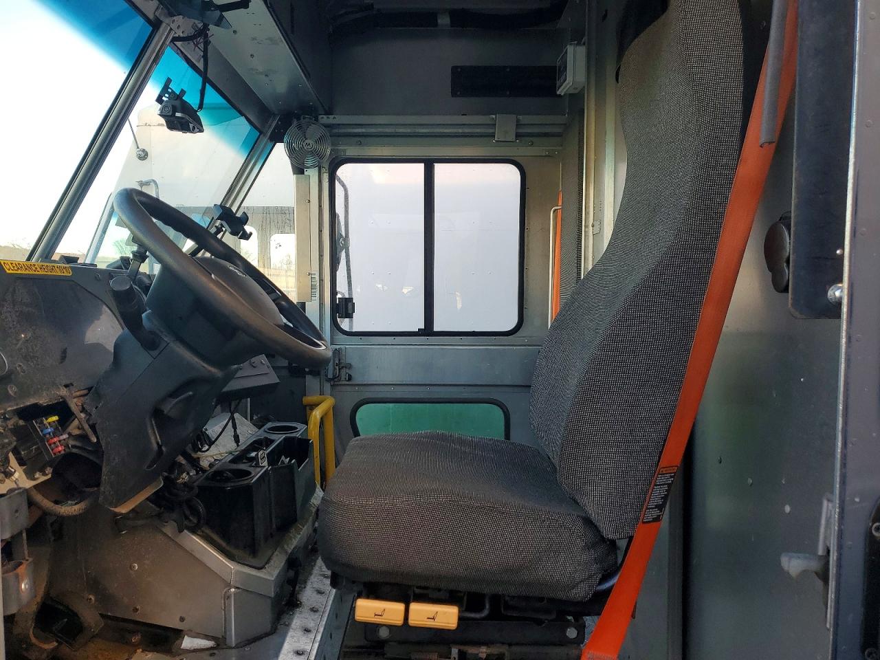 2020 FORD F59 photo 7