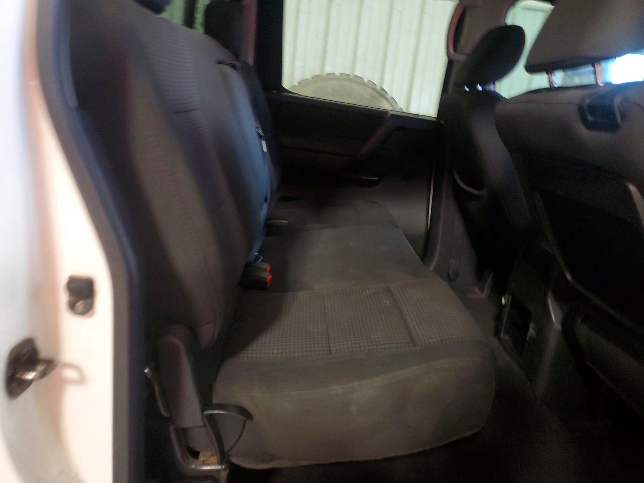 2011 NISSAN TITAN S photo 10