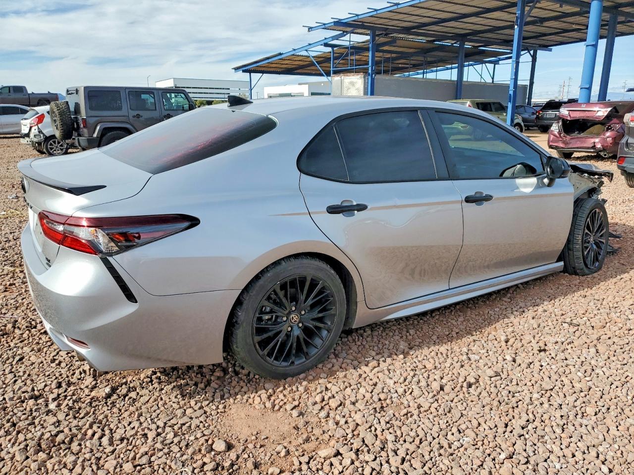 2021 TOYOTA CAMRY SE photo 3