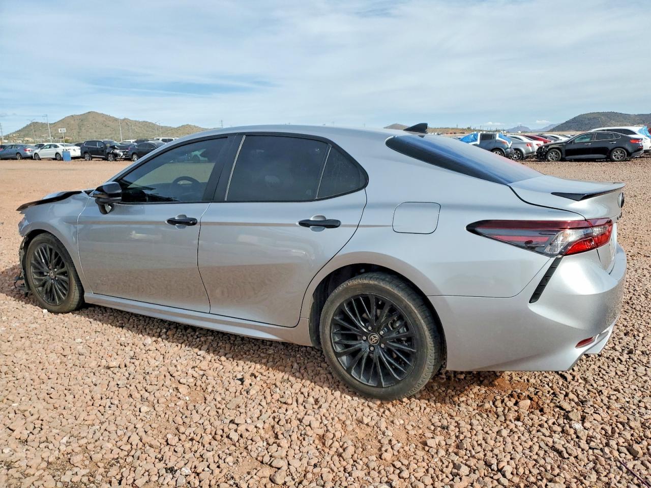 2021 TOYOTA CAMRY SE photo 2