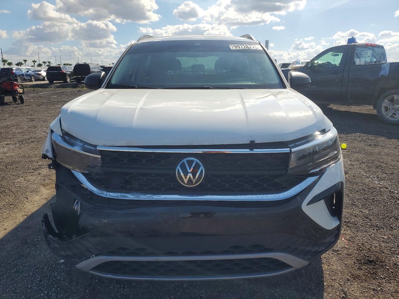 2024 VOLKSWAGEN TAOS S photo 5