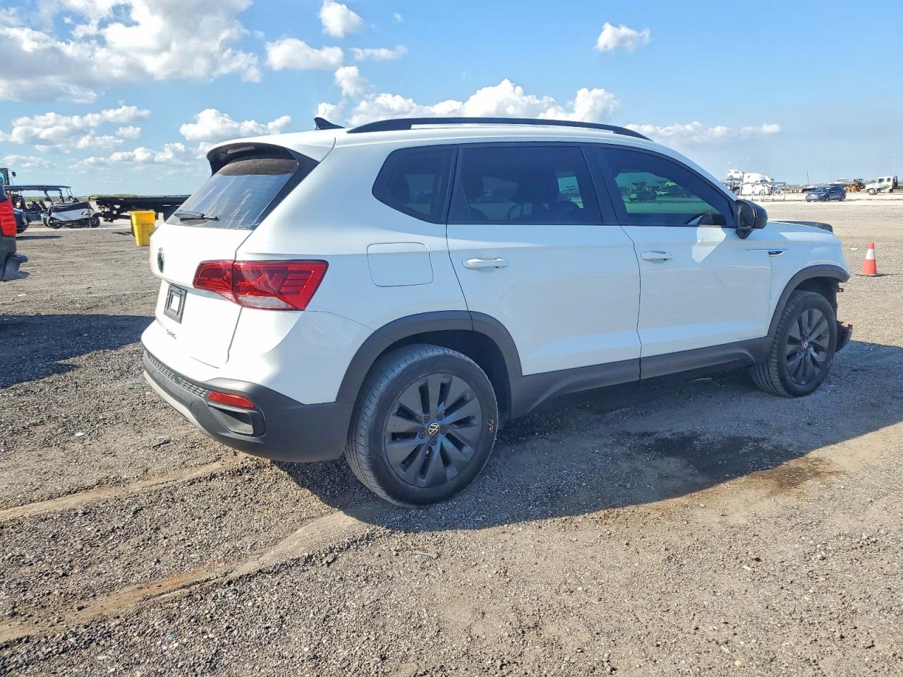 2024 VOLKSWAGEN TAOS S photo 3