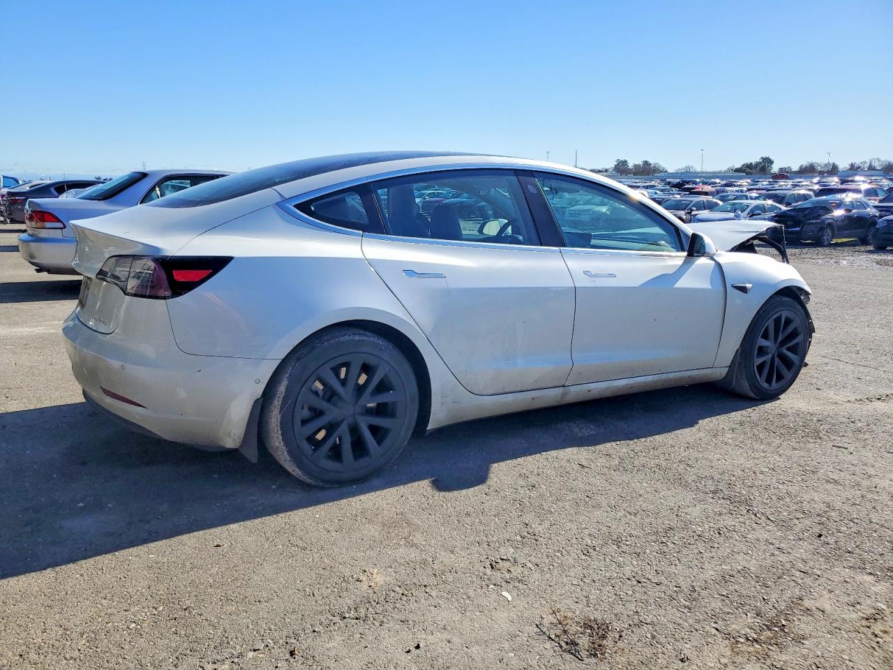 2018 TESLA MODEL 3 photo 3