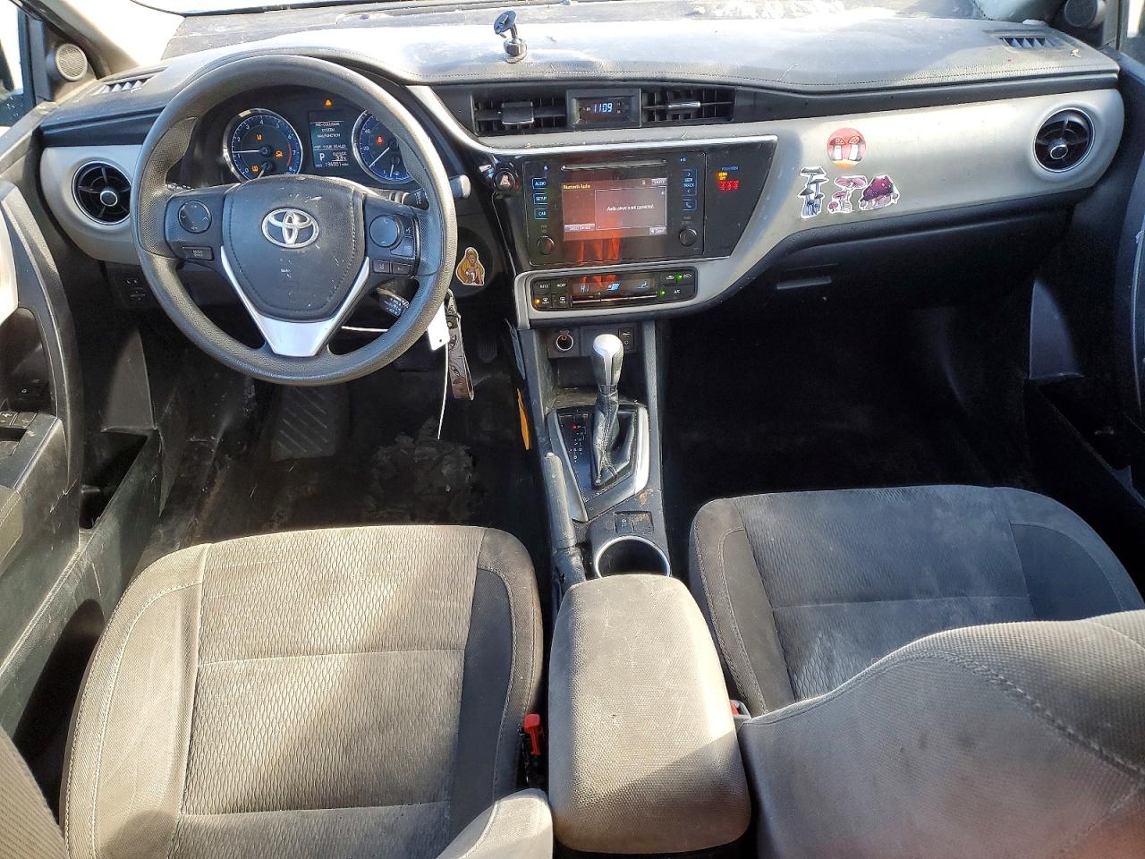 2019 TOYOTA COROLLA L photo 8