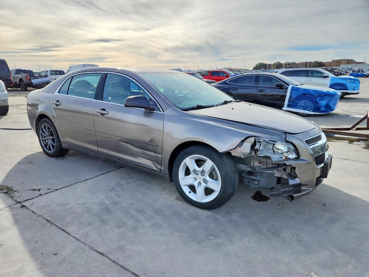 2012 CHEVROLET MALIBU LS photo 4