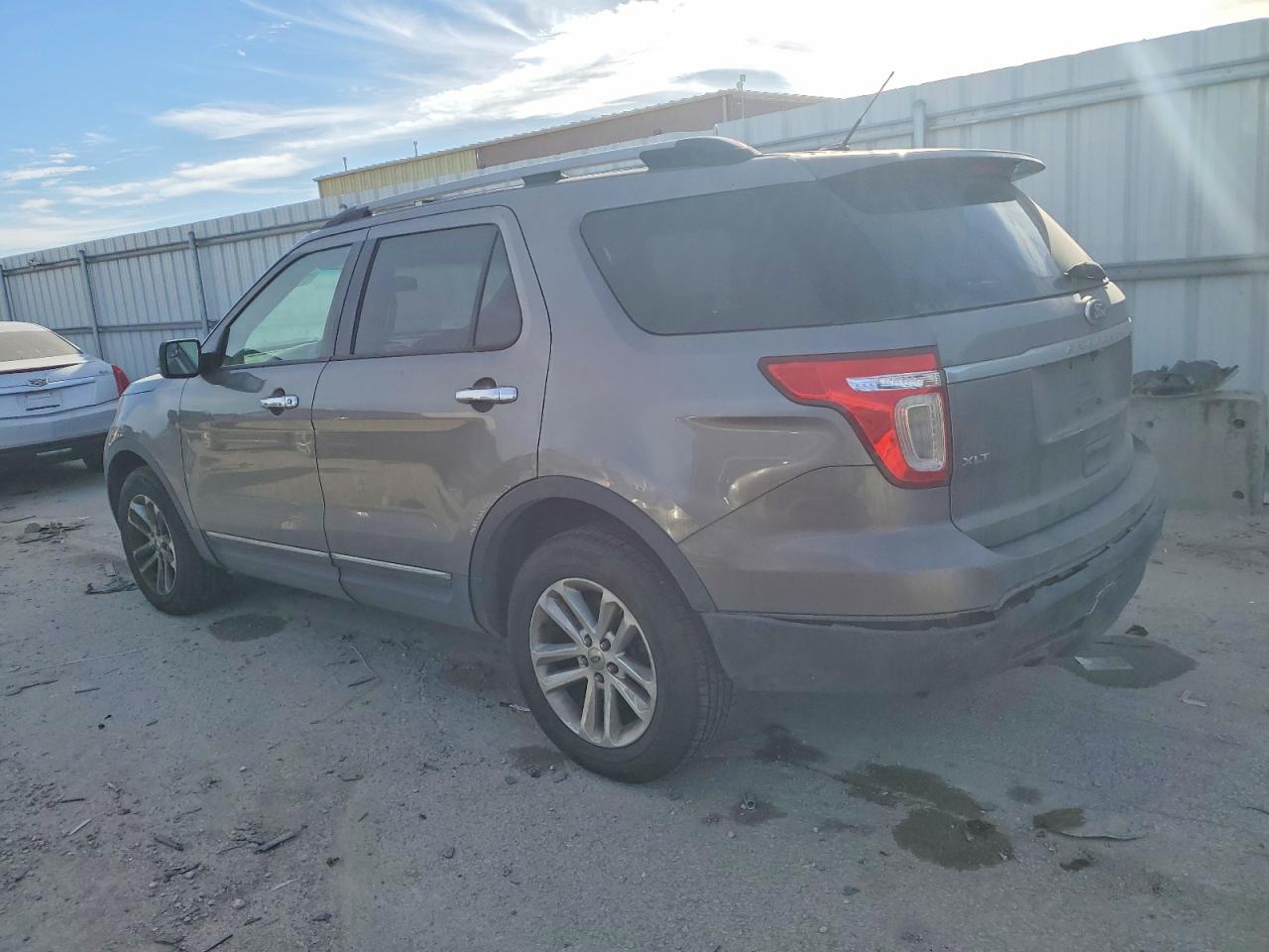 2011 FORD EXPLORER XLT photo 2