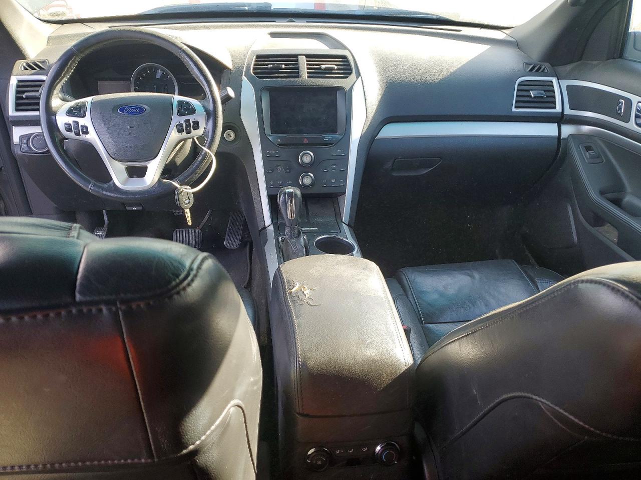 2011 FORD EXPLORER XLT photo 8
