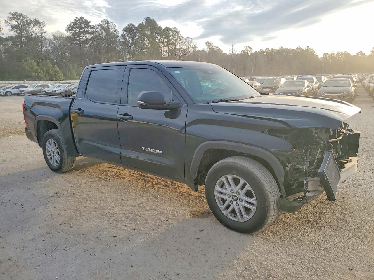 2024 TOYOTA TUNDRA CREWMAX SR photo 4