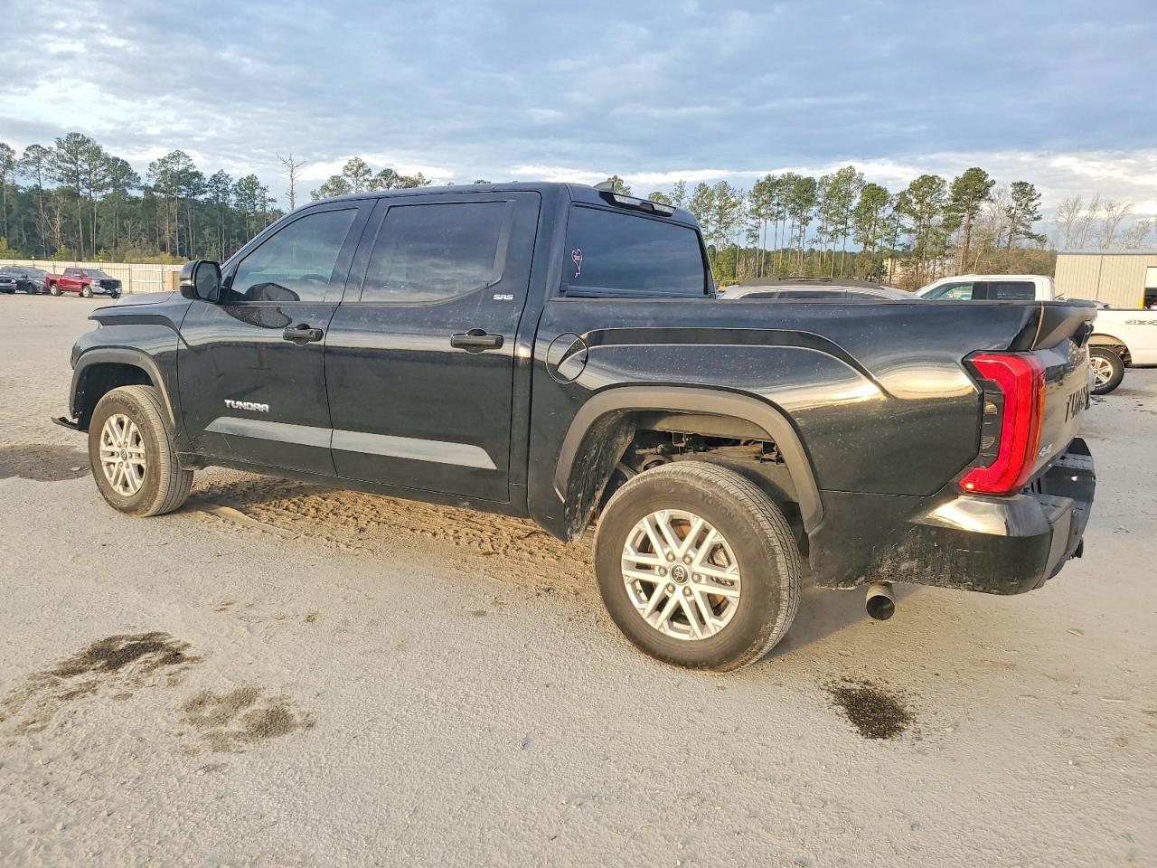 2024 TOYOTA TUNDRA CREWMAX SR photo 2