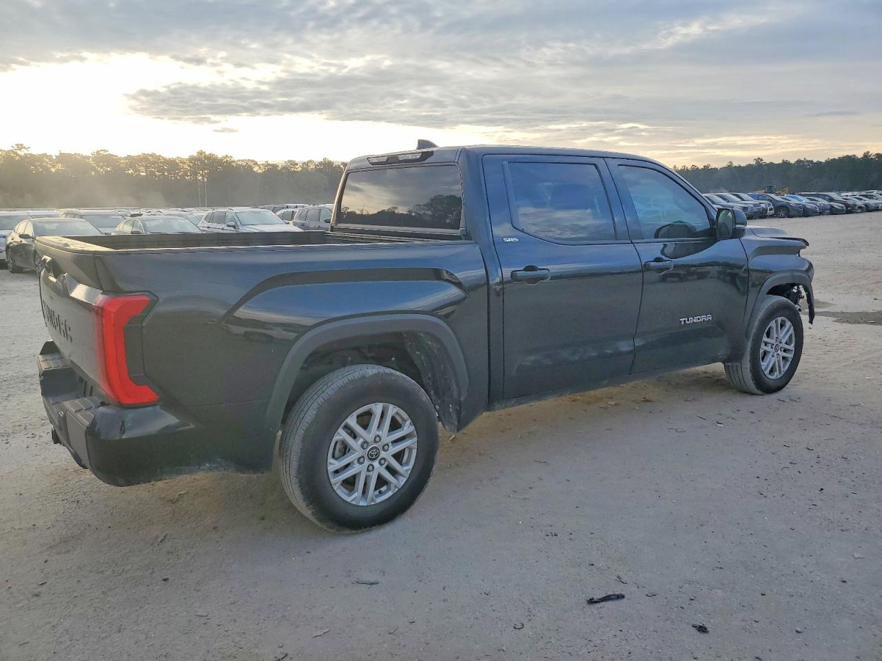 2024 TOYOTA TUNDRA CREWMAX SR photo 3