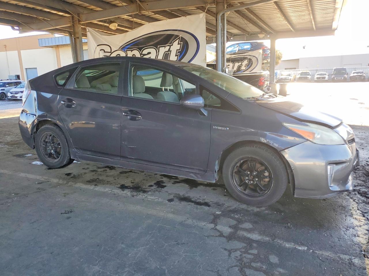 2013 TOYOTA PRIUS TWO photo 4