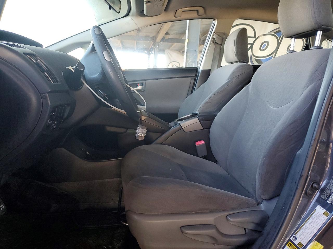 2013 TOYOTA PRIUS TWO photo 7
