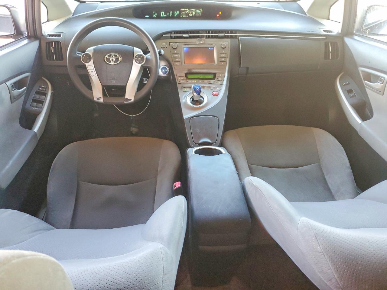 2013 TOYOTA PRIUS TWO photo 8