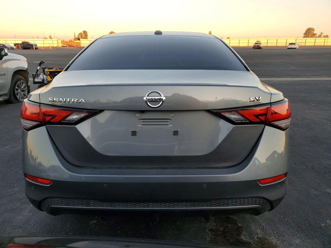 2022 NISSAN SENTRA SV photo 6