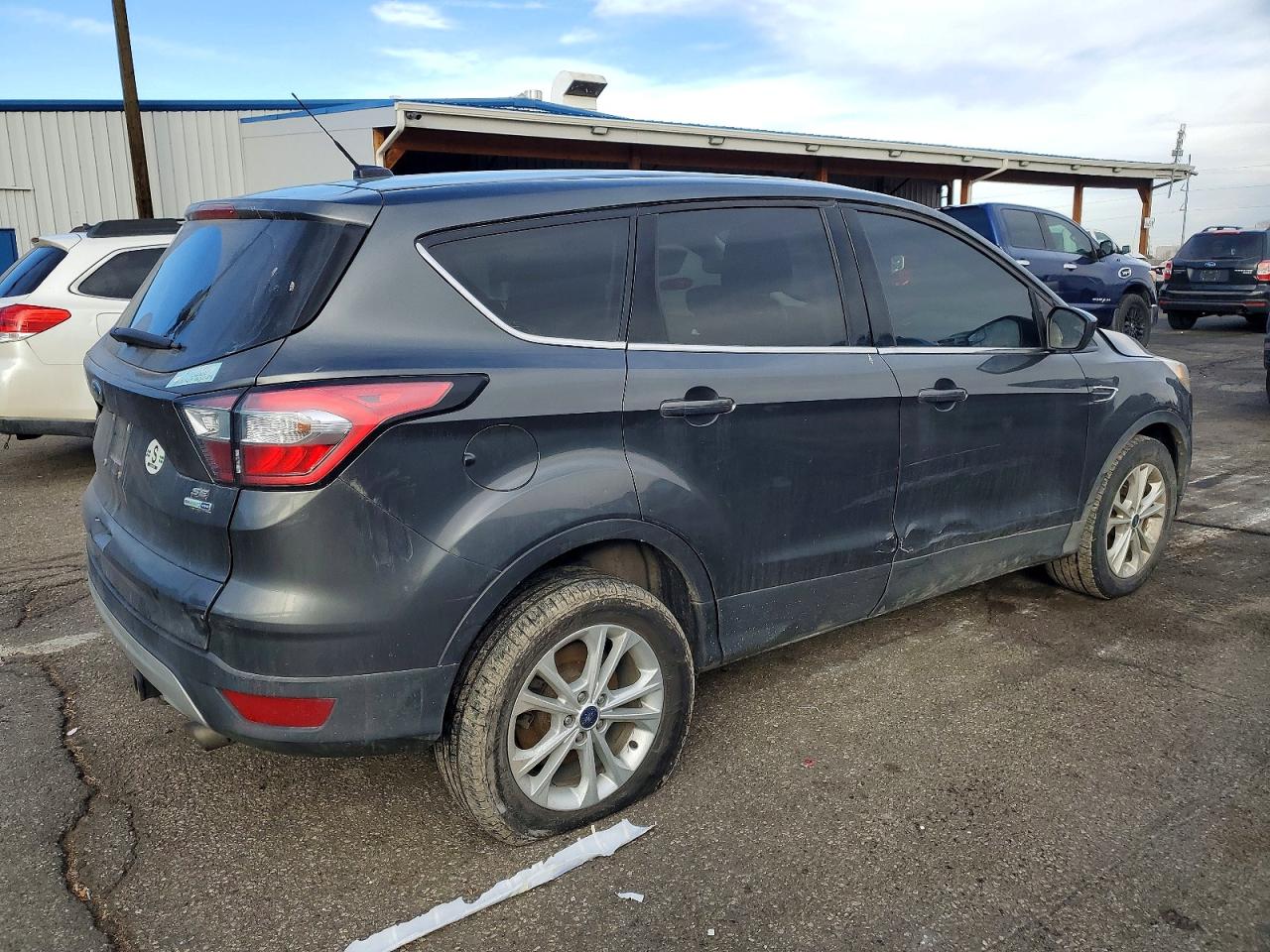 2017 FORD ESCAPE SE photo 3