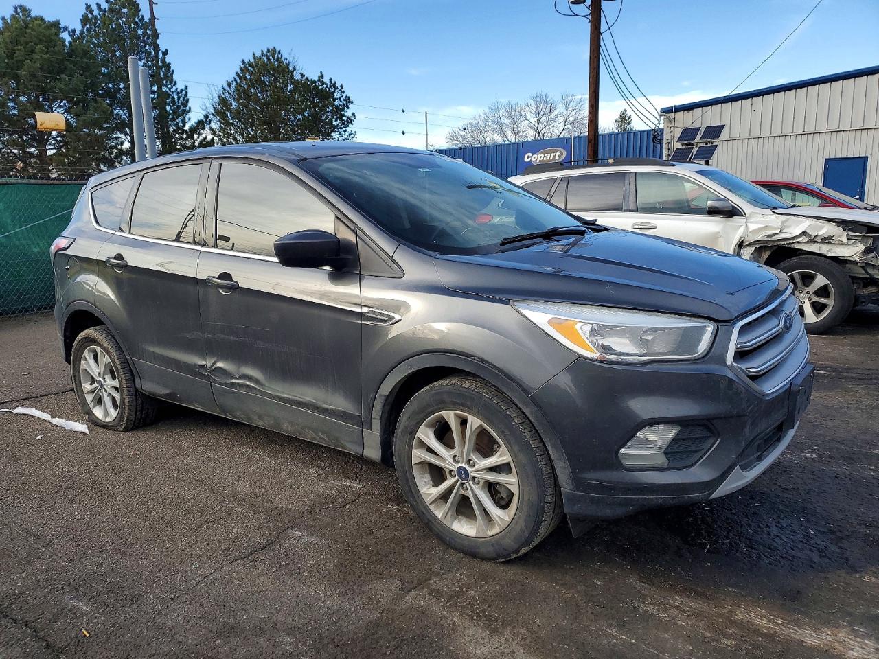 2017 FORD ESCAPE SE photo 4