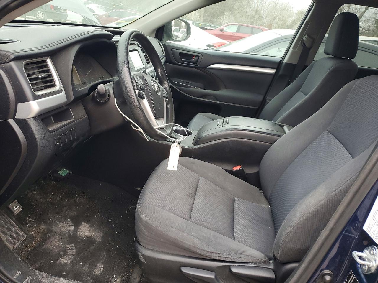 2016 TOYOTA HIGHLANDER LE photo 7