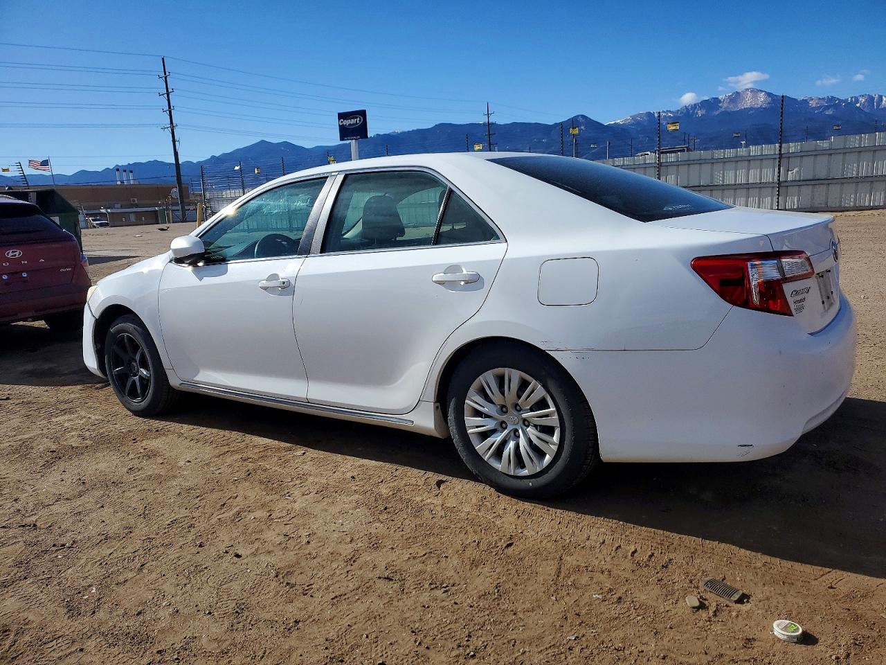2014 TOYOTA CAMRY L photo 3