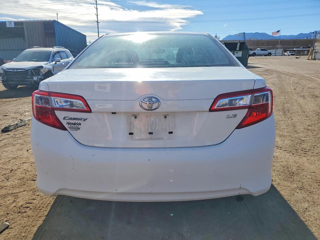 2014 TOYOTA CAMRY L photo 11