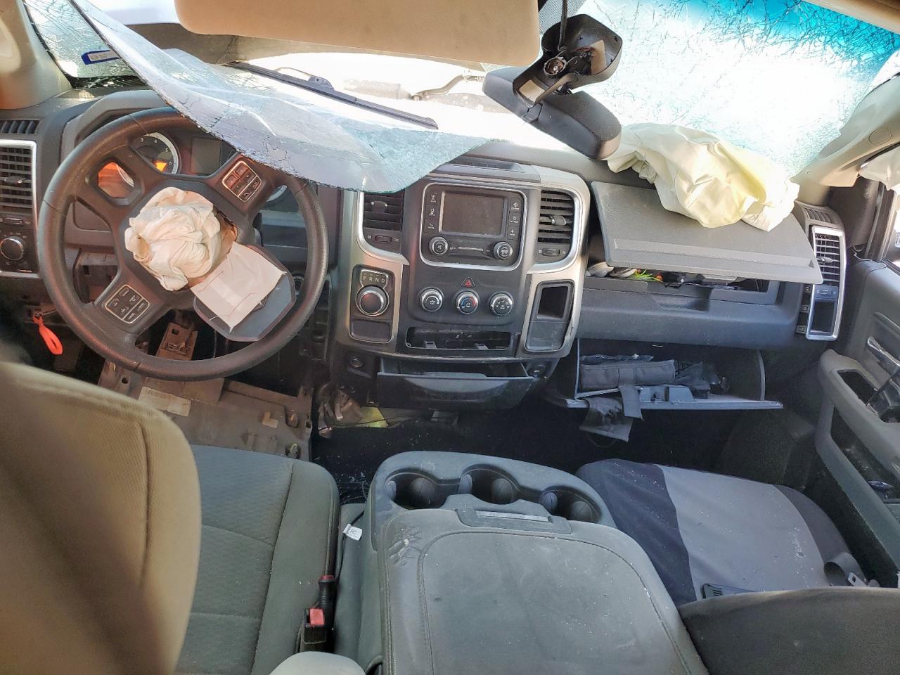 2014 RAM 1500 SLT photo 8