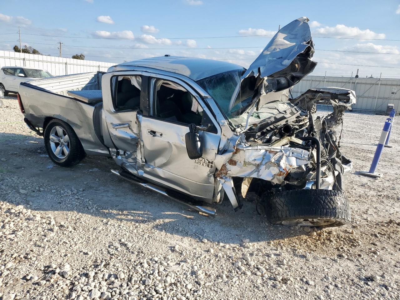 2014 RAM 1500 SLT photo 4