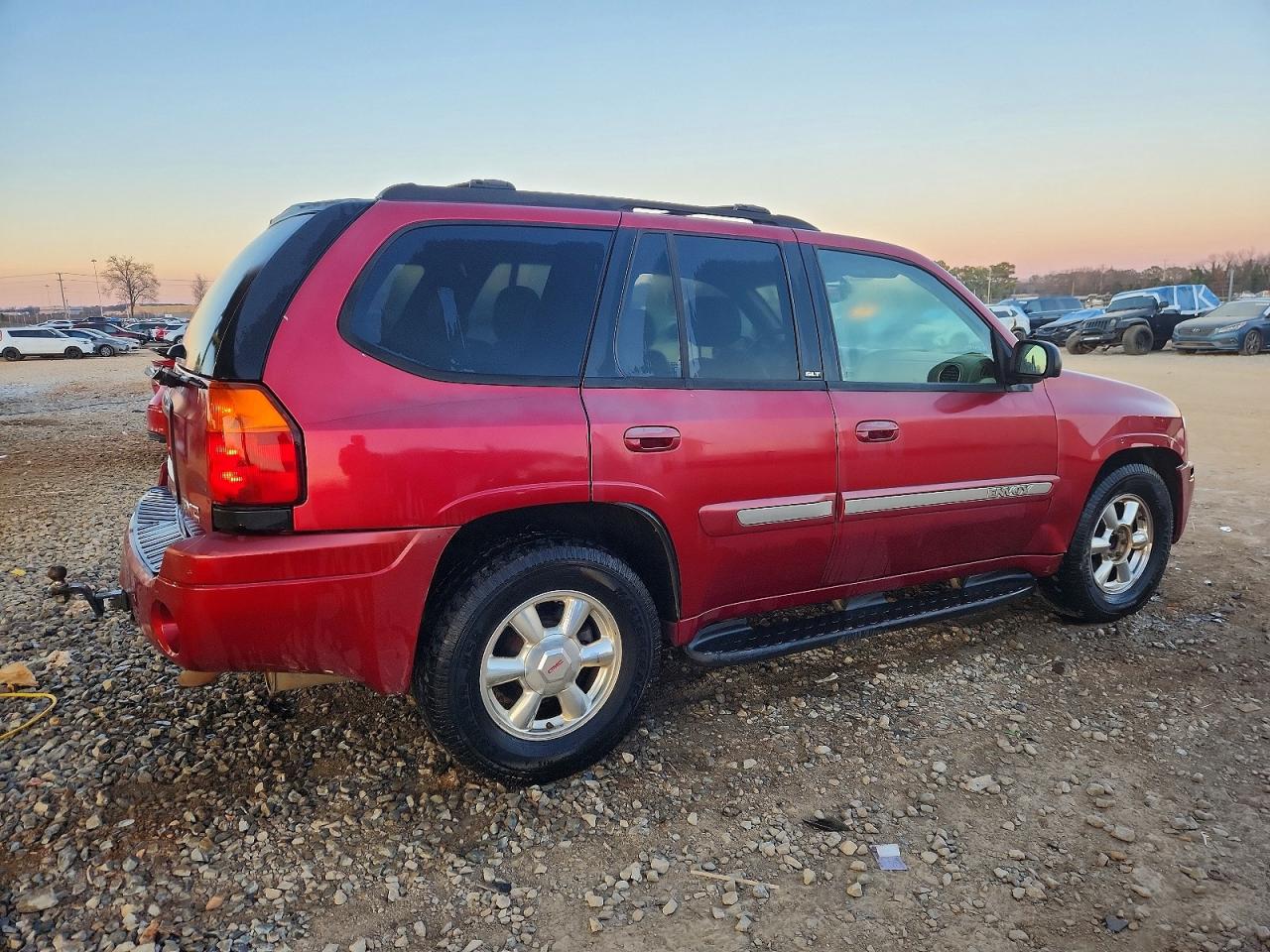 2004 GMC ENVOY photo 3
