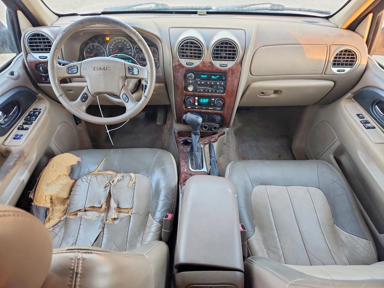 2004 GMC ENVOY photo 8