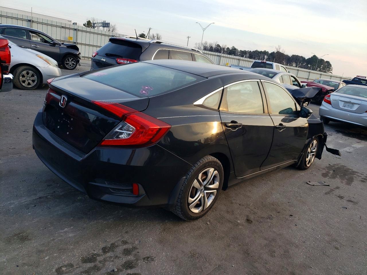 2016 HONDA CIVIC LX photo 5