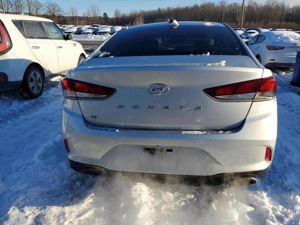 2018 HYUNDAI SONATA SE photo 16