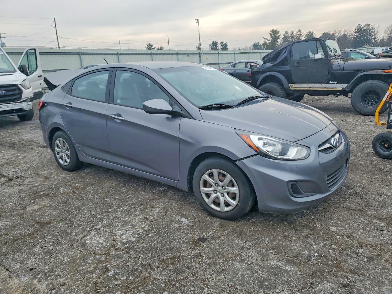 2014 HYUNDAI ACCENT GLS photo 4