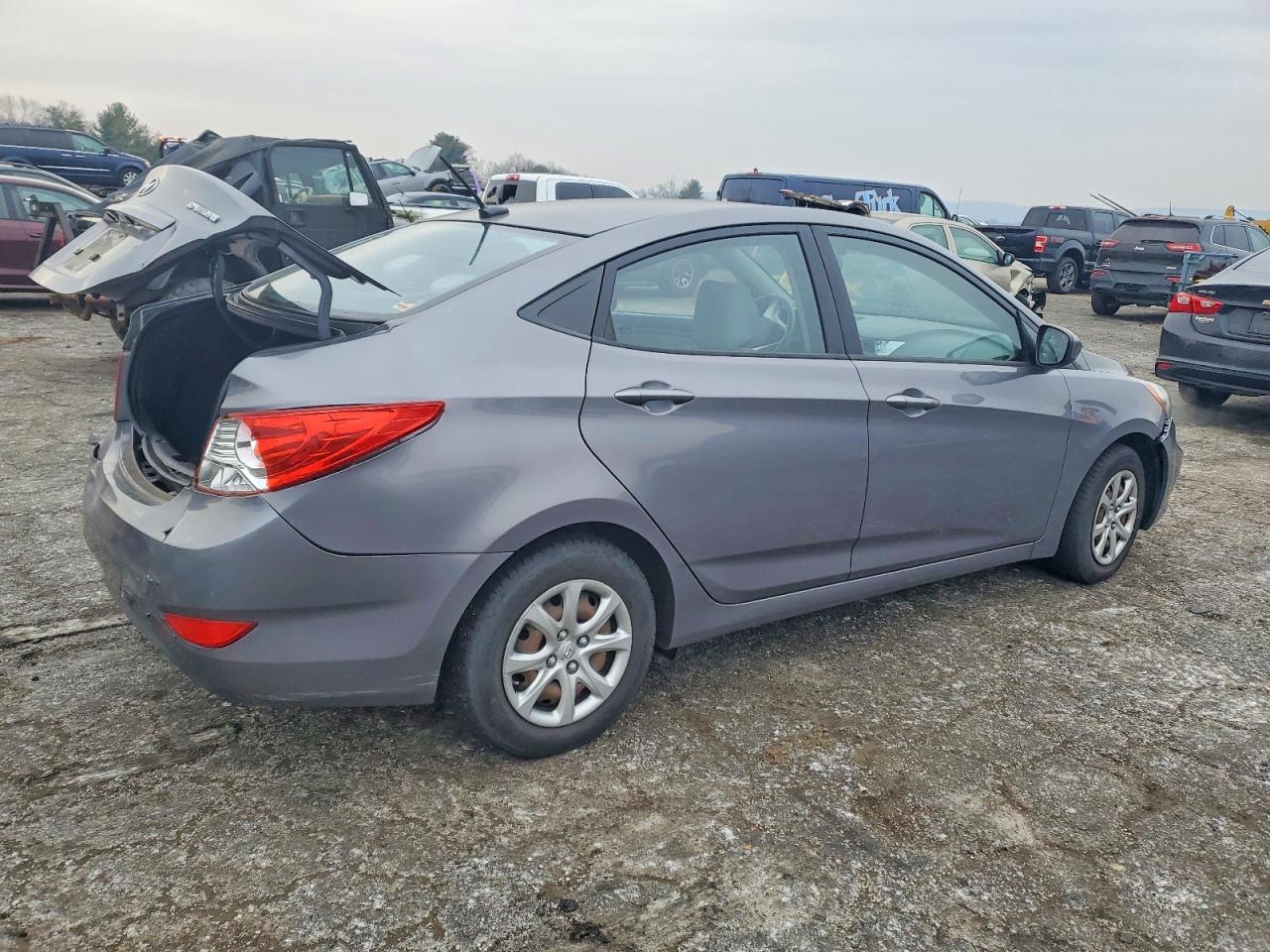 2014 HYUNDAI ACCENT GLS photo 3