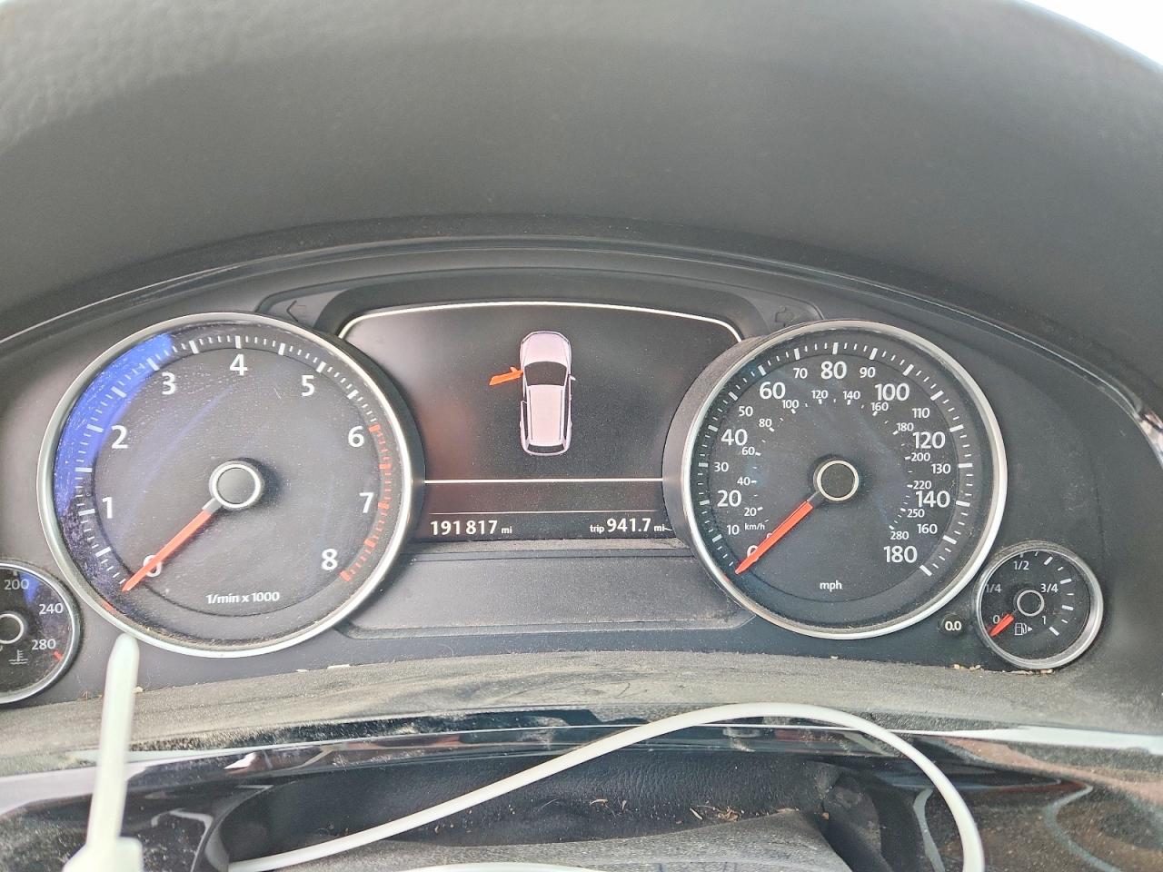 2011 VOLKSWAGEN TOUAREG V6 photo 9