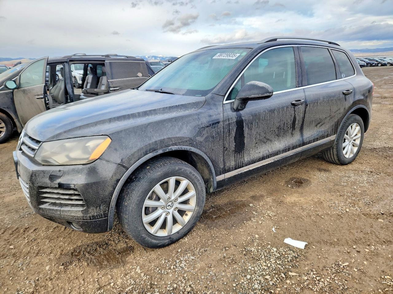 2011 VOLKSWAGEN TOUAREG