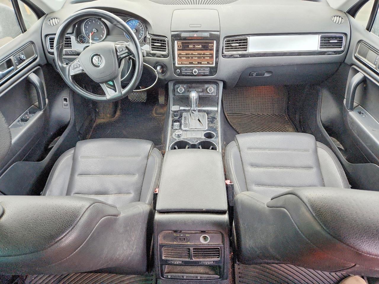 2011 VOLKSWAGEN TOUAREG V6 photo 8