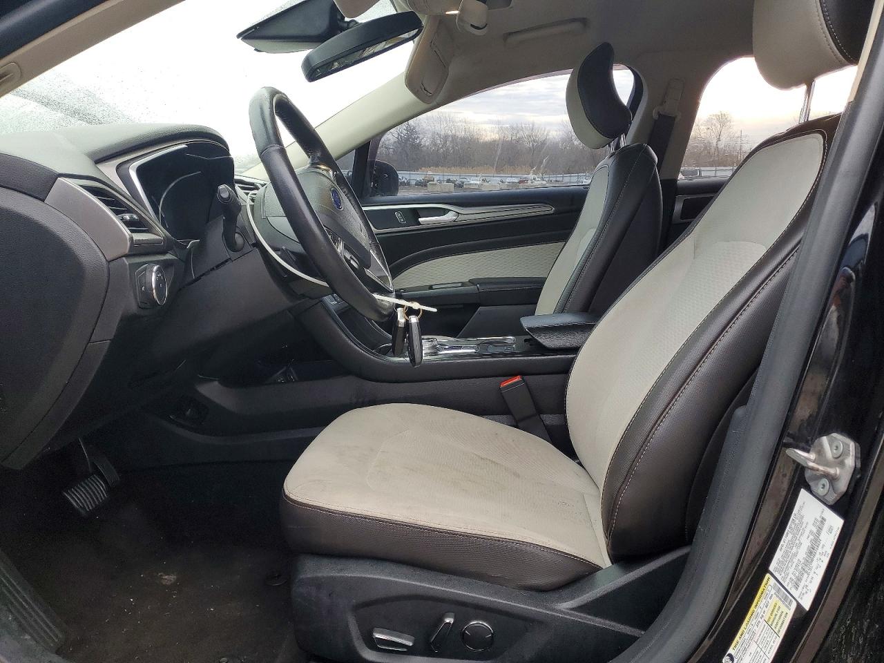 2019 FORD FUSION SE photo 7