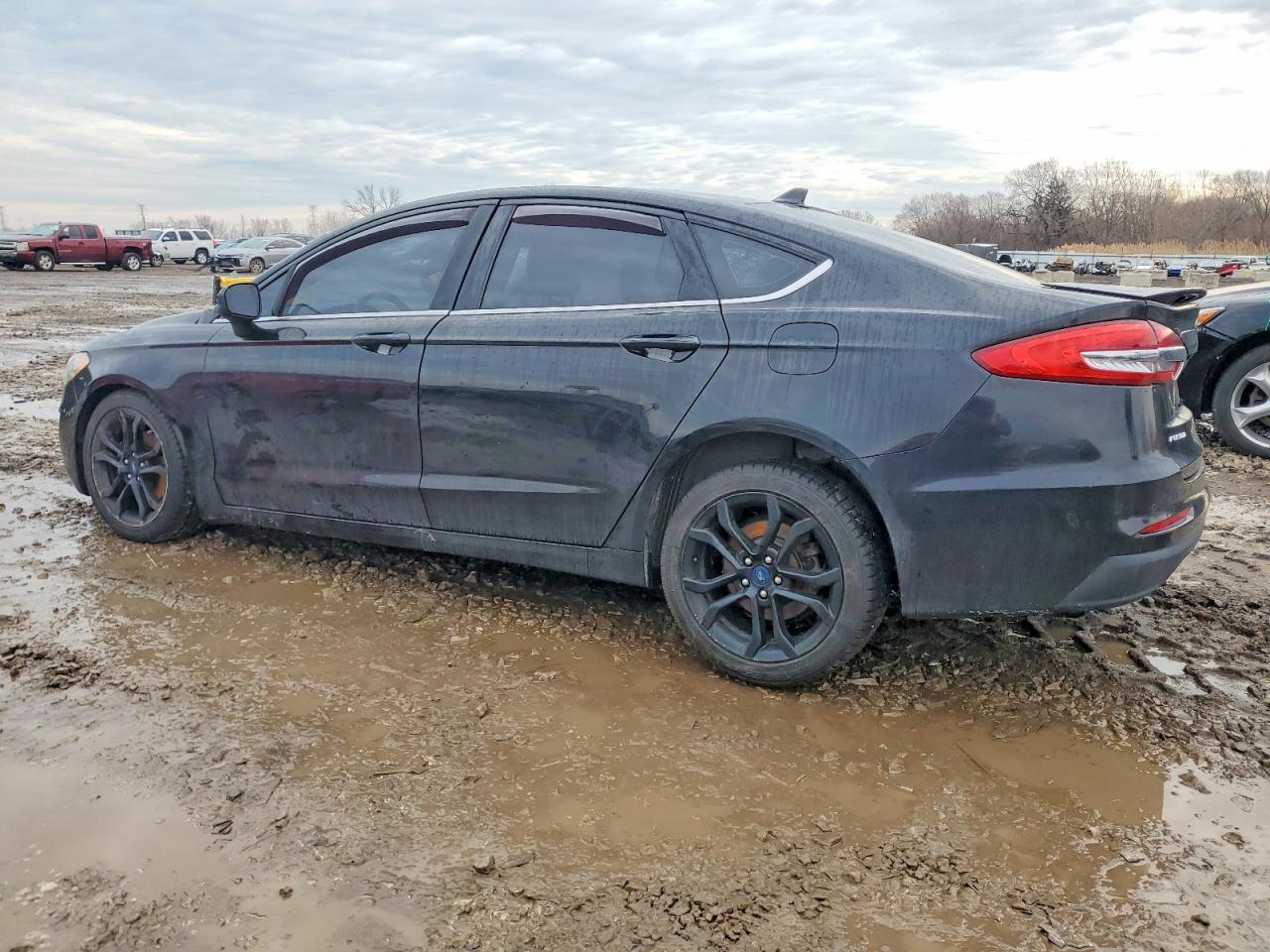 2019 FORD FUSION SE photo 2