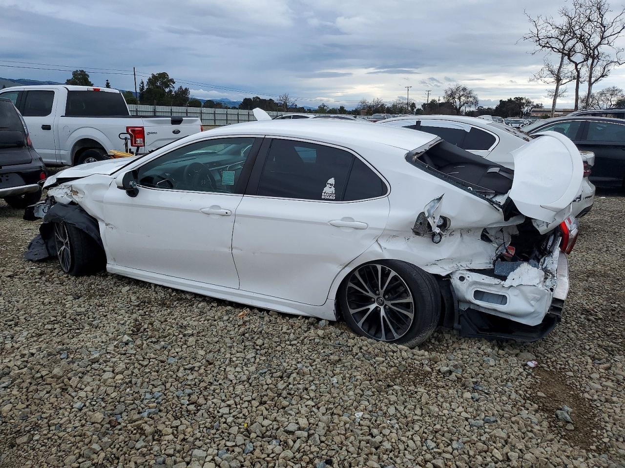 2018 TOYOTA CAMRY L photo 2